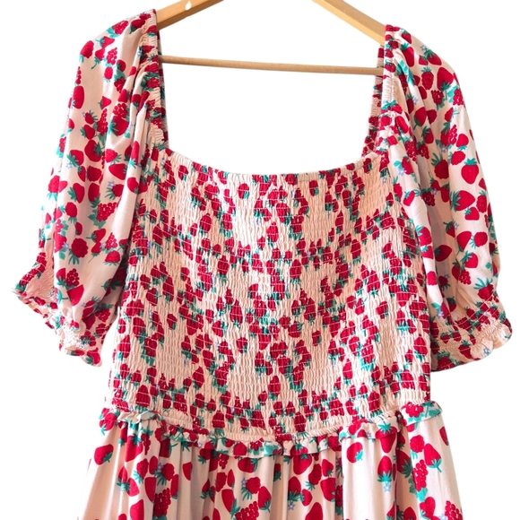 BETSEY JOHNSON Women's Dress Size XXL Strawberry Fields Tiered Smocked Midi - Picture 7 of 16